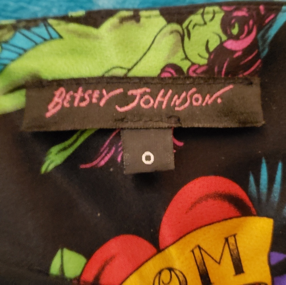 Betsy Johnson - Picture 4 of 4